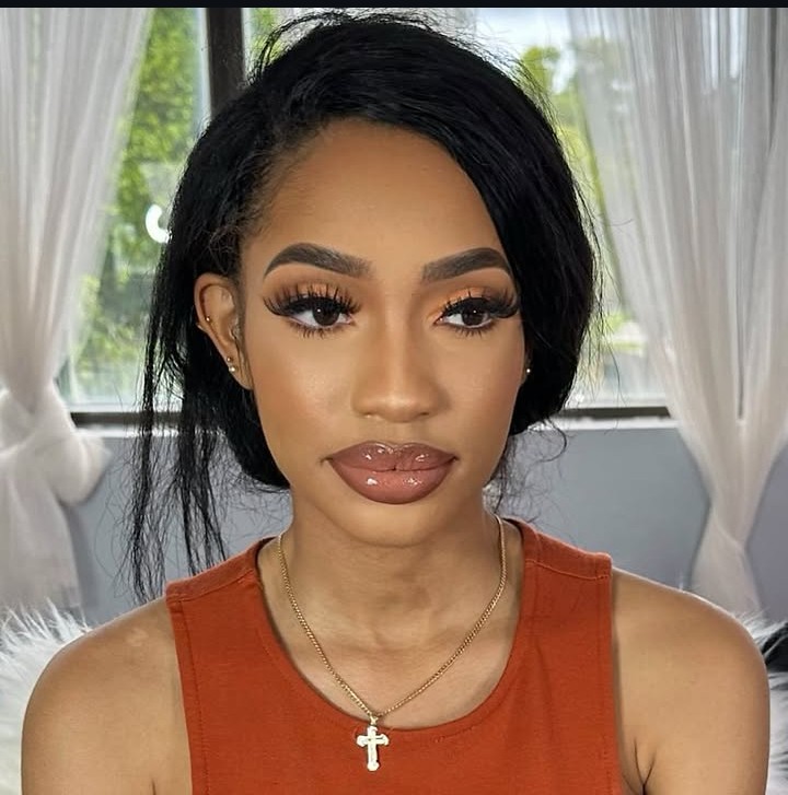 Glossy nude lip with fluttery lashes